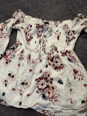 torrid White Floral Lace-Up Smocked Top
